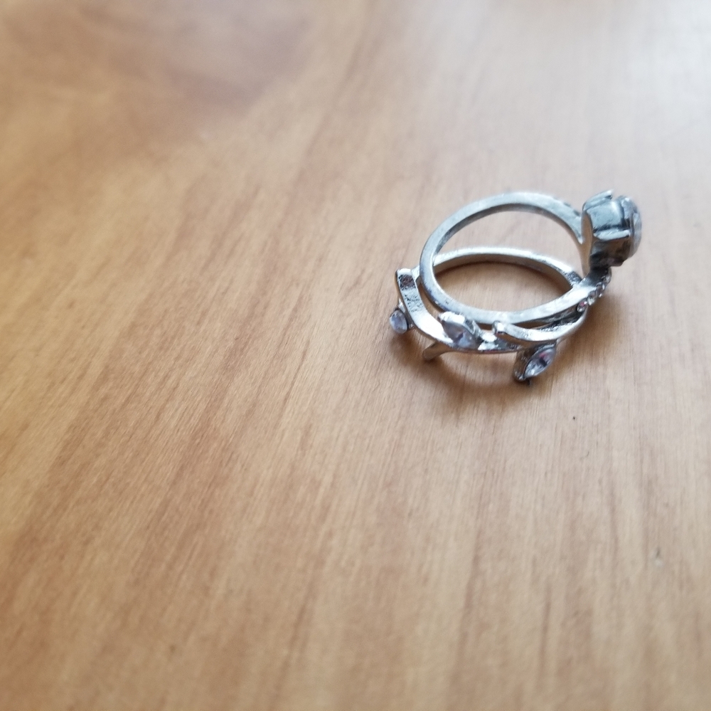 Ring - Picture 3 of 5